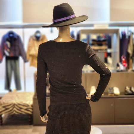 비즈장식 라운드넥 스판 티셔츠