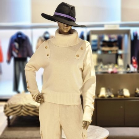 금장버튼 울 터틀넥 니트