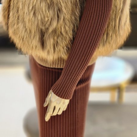 라쿤털 니트 브이넥 베스트