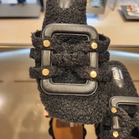 사각장식 부클 플랫 뮬 슬리퍼 샌들