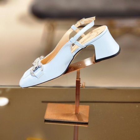 큐빅 체인장식 슬링백 샌들