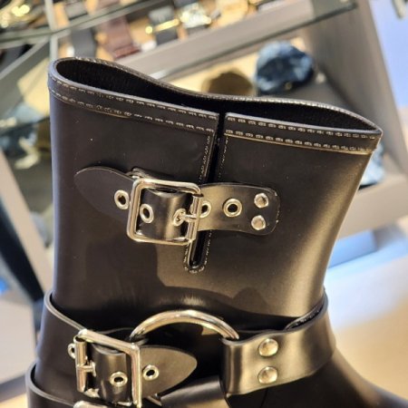 버클 장식 레인부츠