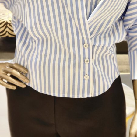 랩스타일 카라 블라우스