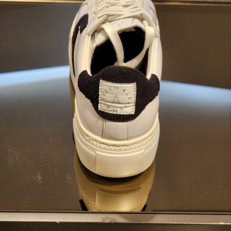 엠보 에로우 소가죽 경량 스니커즈