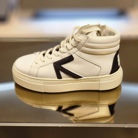 엠보 에로우 미드탑 경량 가죽스니커즈