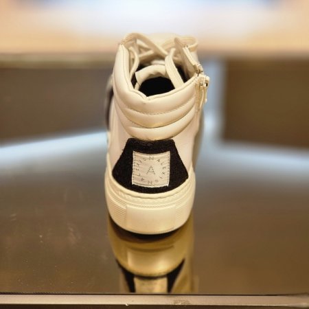 엠보 에로우 미드탑 경량 가죽스니커즈