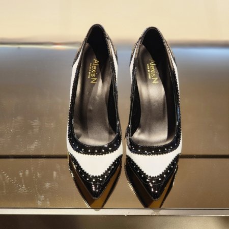 블랙앤화이트 스틸레토 펌프스 하이힐