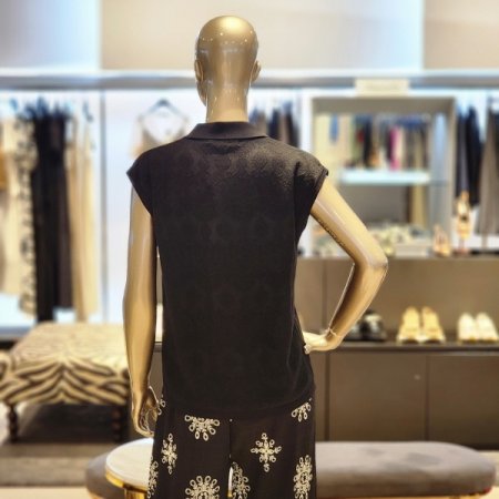 캡소매 자카드카라니트