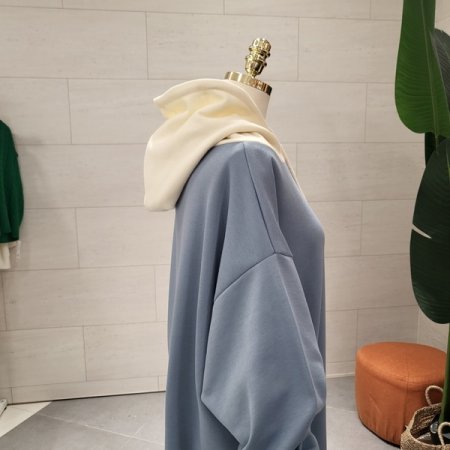 루즈핏 소매 후드배색 기모원피스