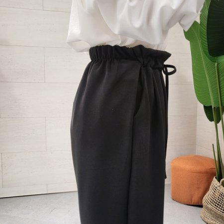 뒷밴딩 주름 찰랑 와이드팬츠