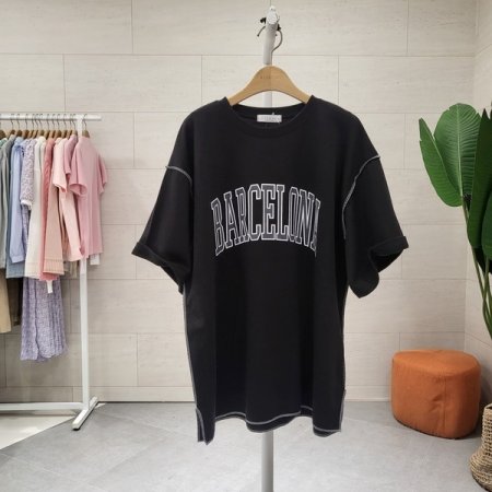 루즈핏 아웃스티치 레터링 티셔츠