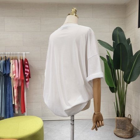 루즈핏 원형레터링 티셔츠