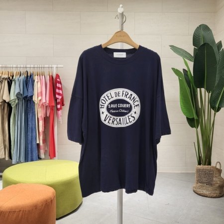 루즈핏 원형레터링 티셔츠