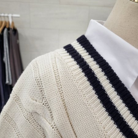 케이블 배색 니트조끼