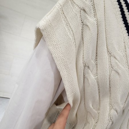 케이블 배색 니트조끼