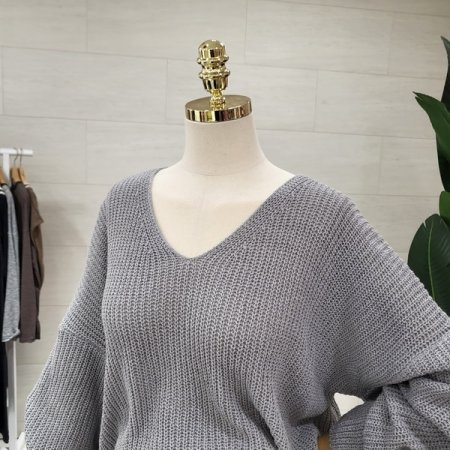 하찌 짜임 브이넥니트