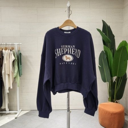 저먼 크롭 맨투맨