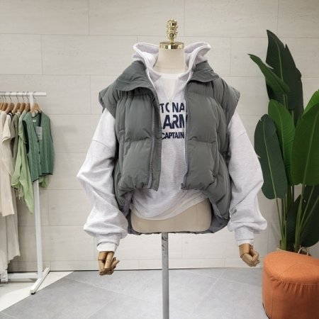 하이넥 언발 패딩조끼