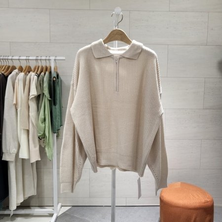 피넛카라 반지퍼 니트