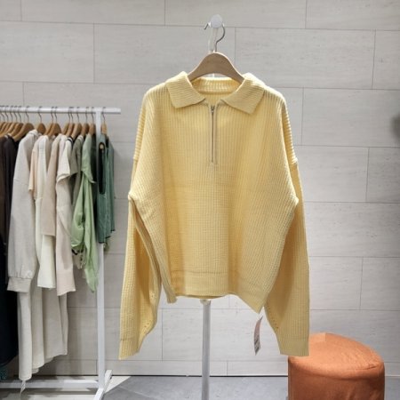 피넛카라 반지퍼 니트