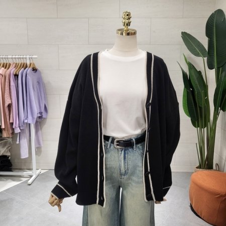 루즈핏 배색 니트가디건
