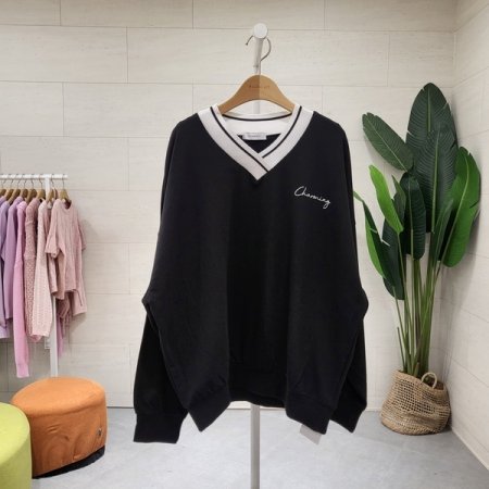 니트 배색 브이넥 맨투맨