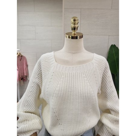 하찌 스퀘어넥 볼륨니트