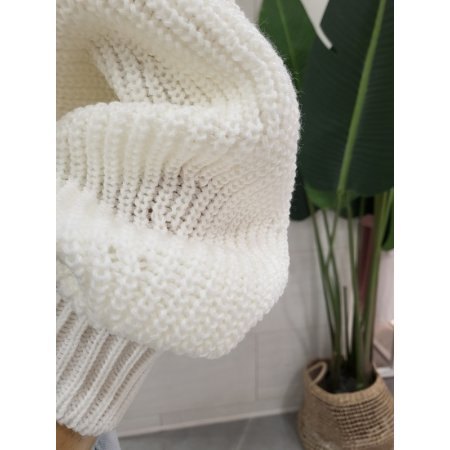 하찌 스퀘어넥 볼륨니트