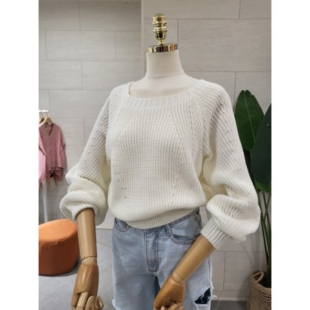 하찌 스퀘어넥 볼륨니트