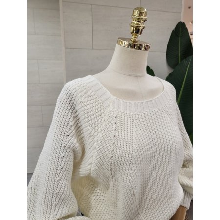 하찌 스퀘어넥 볼륨니트