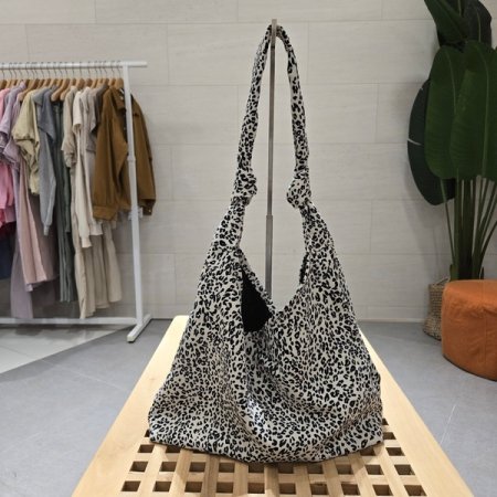 매듭 호피숄터백