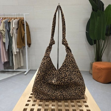 매듭 호피 숄터백