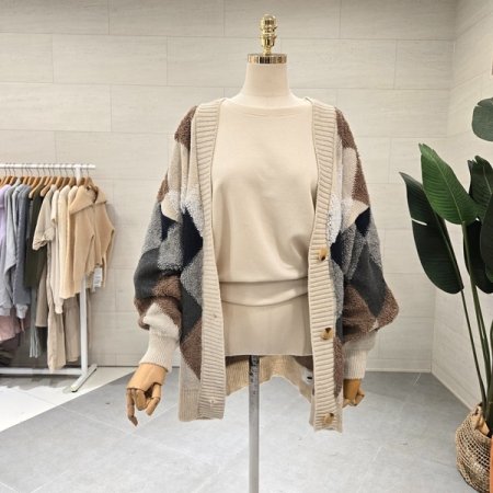 부클 멀티 아가일 박스가디건