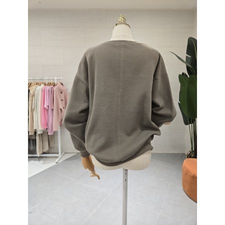 에잇컨셉 표범 기모 맨투맨