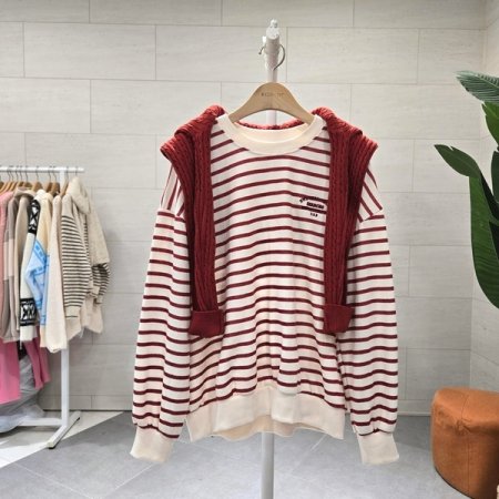 가슴자수 파스텔 단가라맨투맨