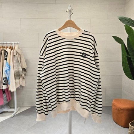 가슴자수 파스텔 단가라맨투맨