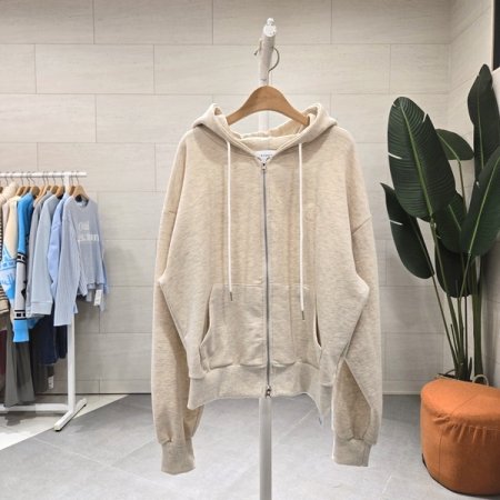 가슴자수 마카롱후드 집업점퍼