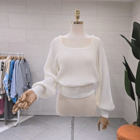 스퀘어넥 골지퍼프소매니트