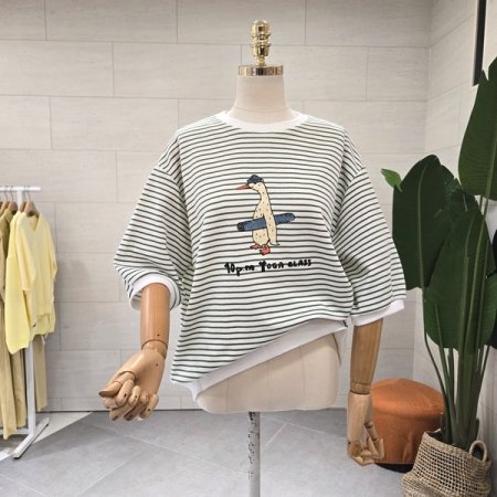 화이트덕 단반팔 맨투맨