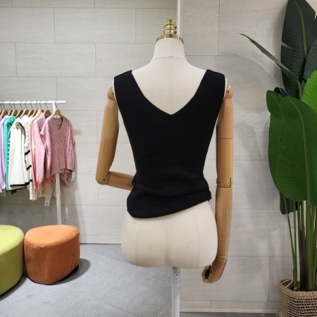 양면 스퀘어 브이넥 민소매 니트