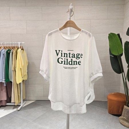 찰랑 레터링 라운드 블라우스