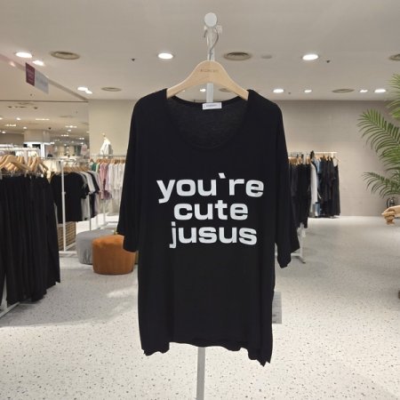 찰랑 쿨 큐트 U넥티셔츠