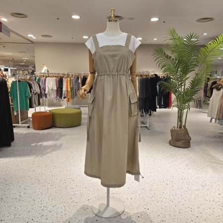 바스락 민소매 카고스트링 원피스