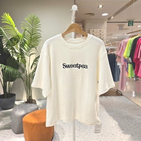 톡톡 스윗피 자수티셔츠