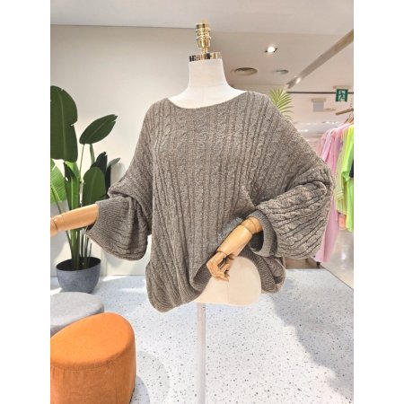 루즈핏 입술꽈 니트