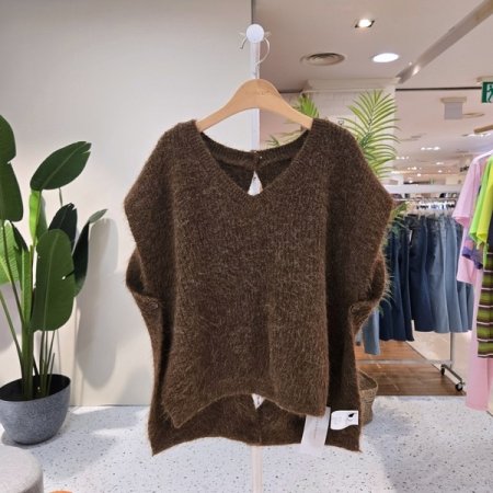 트임포인트 레이어드 니트조끼