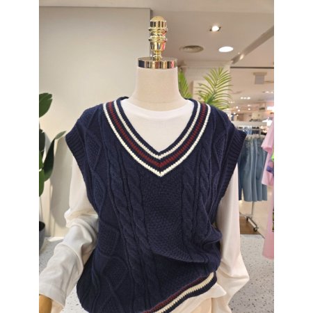 포인트 브이넥 배색꽈조끼