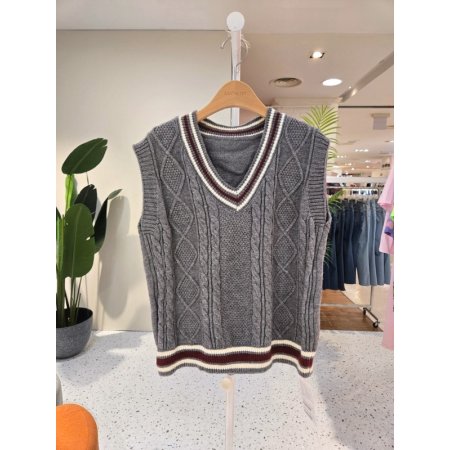 포인트 브이넥 배색꽈조끼