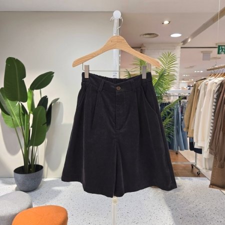 뒷밴딩 핀턱 골덴반바지