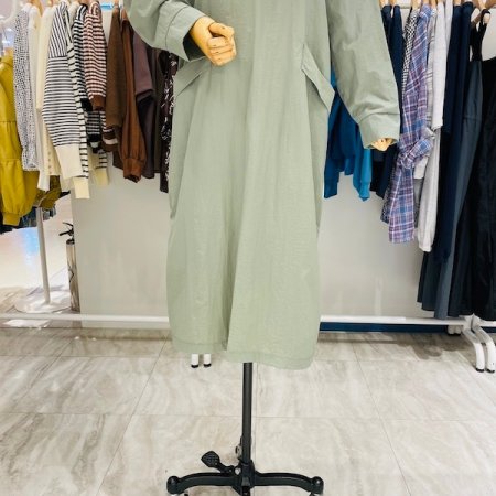 후드 하프 반집업 원피스